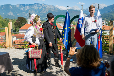 53. Dnevi narodnih noš in oblačilne dediščine_novinarska konferenca (18)
